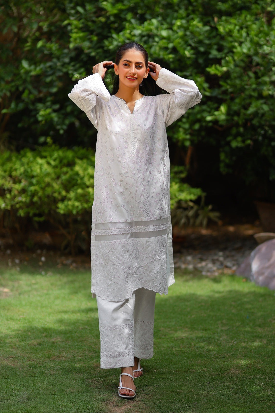 GHAZAL EMBROIDERED CHIKANKARI 3 PIECE STITCHED SUIT