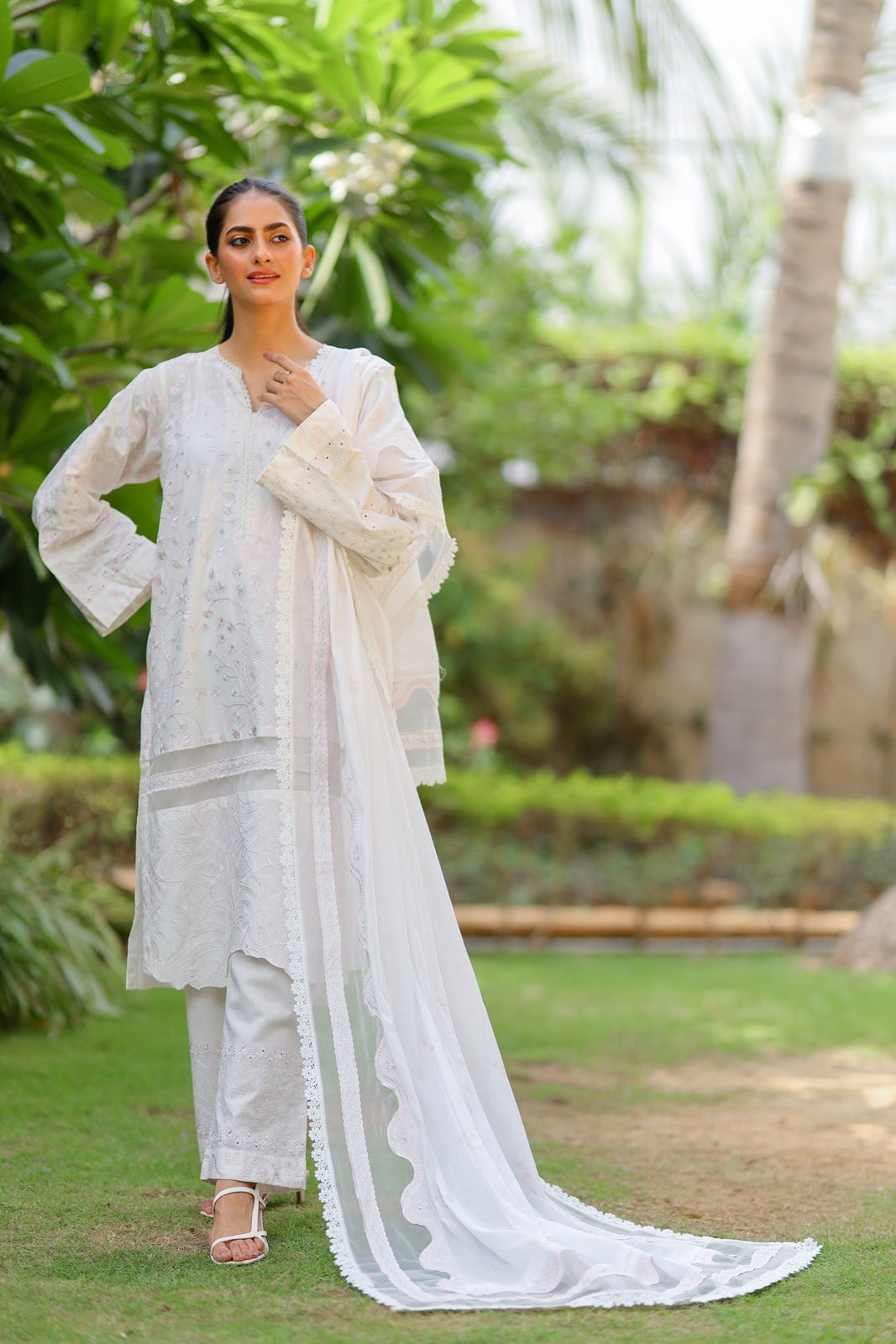 GHAZAL EMBROIDERED CHIKANKARI 3 PIECE STITCHED SUIT