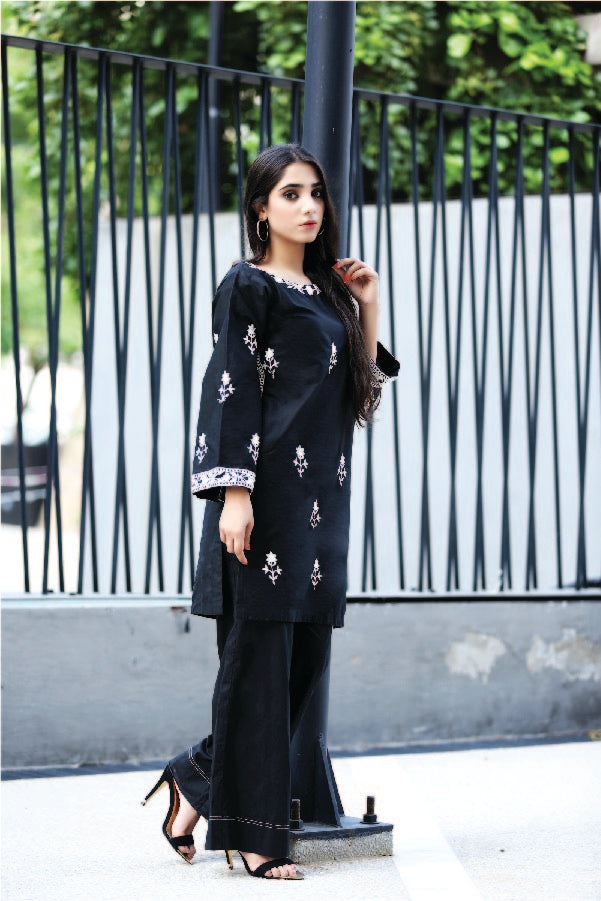 Black Dyed Embroidered-Cotton Kurta
