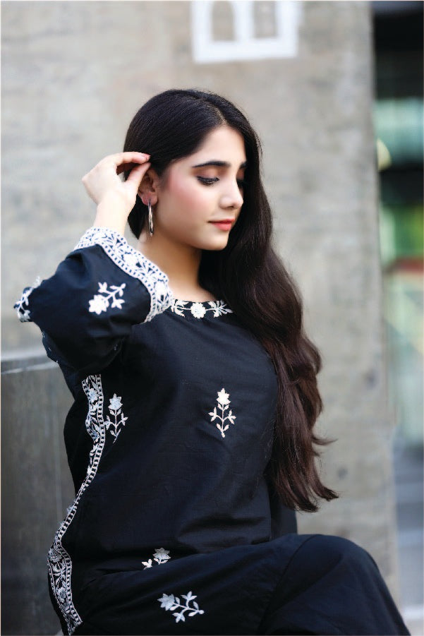 Black Dyed Embroidered-Cotton Kurta